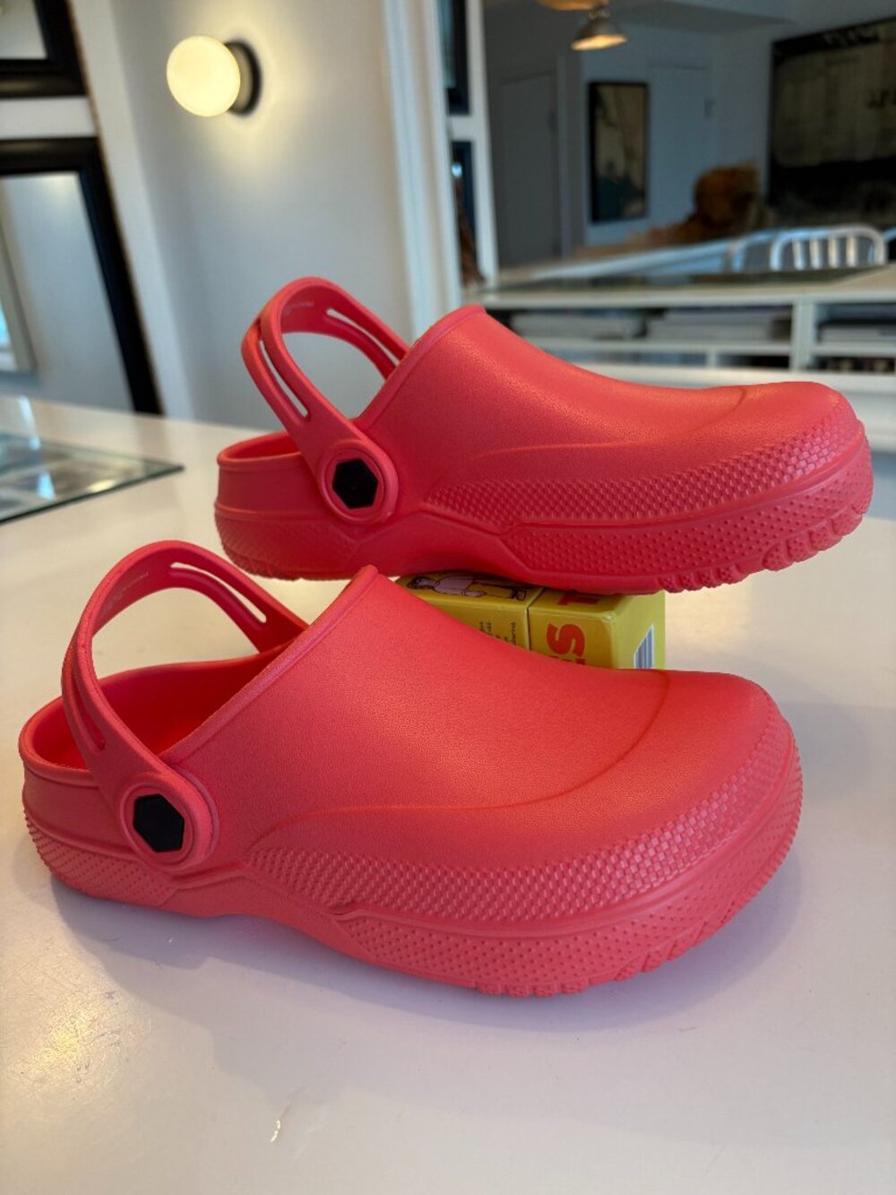 Crane Coral Clogs | New Without Tags | Men's 7/8 | Lightweight Comfort Shoes